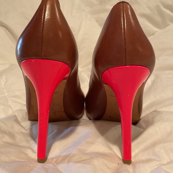 Ann Taylor Funky Brown and Fluorescent Pink pumps - Picture 3 of 6